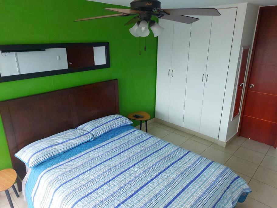 Cozy Near Metro Station Ave 12 Oct Apartamento